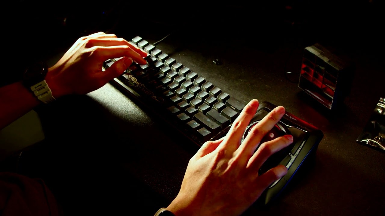 Watching this makes keyboard enthusiasts uncomfortable bouncing fingers rolling keycaps nonstop smas