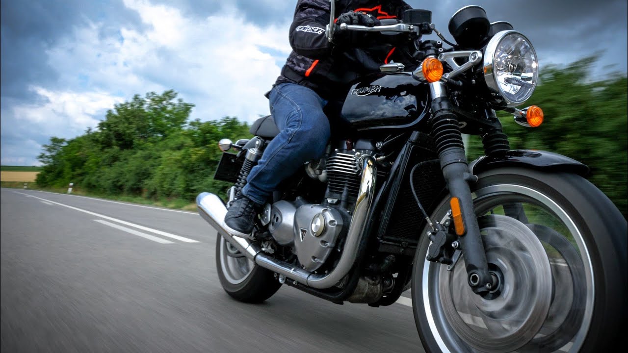 Triumph Thruxton 1200