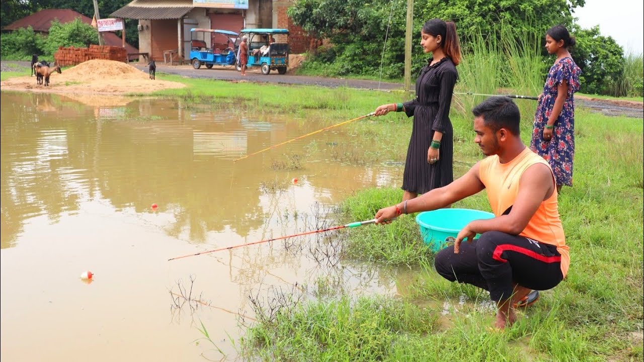 Fishing || The village boy is fishing with two beautiful girls || Best hook fishing