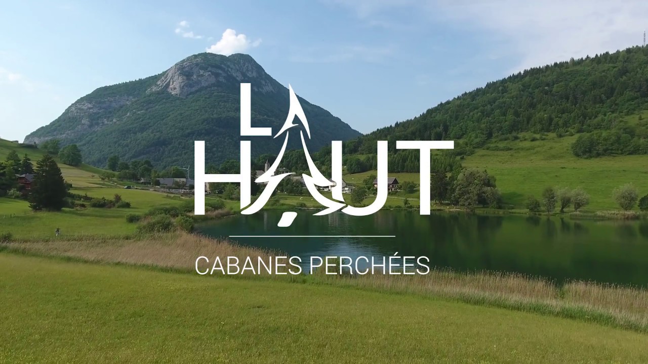 Survol du lac de La Thuile et des cabanes dans les arbres de Là-Haut