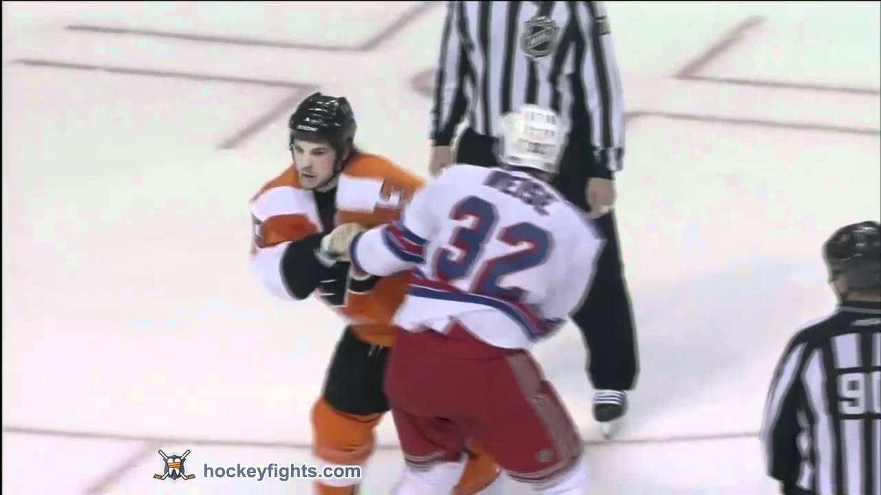 Dale Weise vs Daniel Carcillo Dec 18, 2010