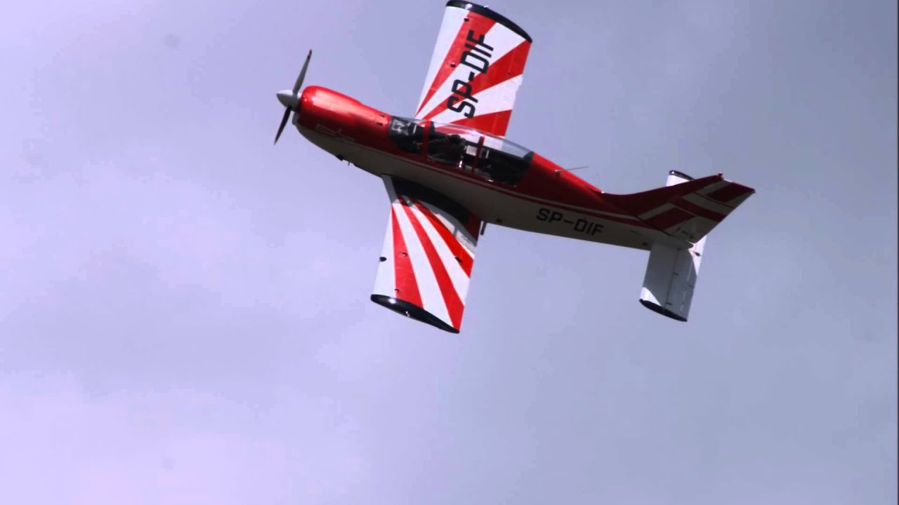 Air Show in Poland (Krak&oacute;w 2008) ,airplane PZL M  26 Iskierka .Pokaz slajd&oacute;w