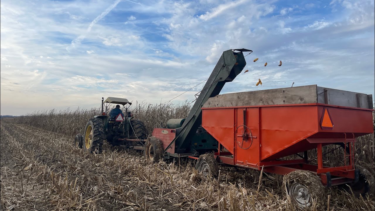 Corn Picking 2023!!! The Best year Yet!!! (John Deere 2840 with new idea picker)