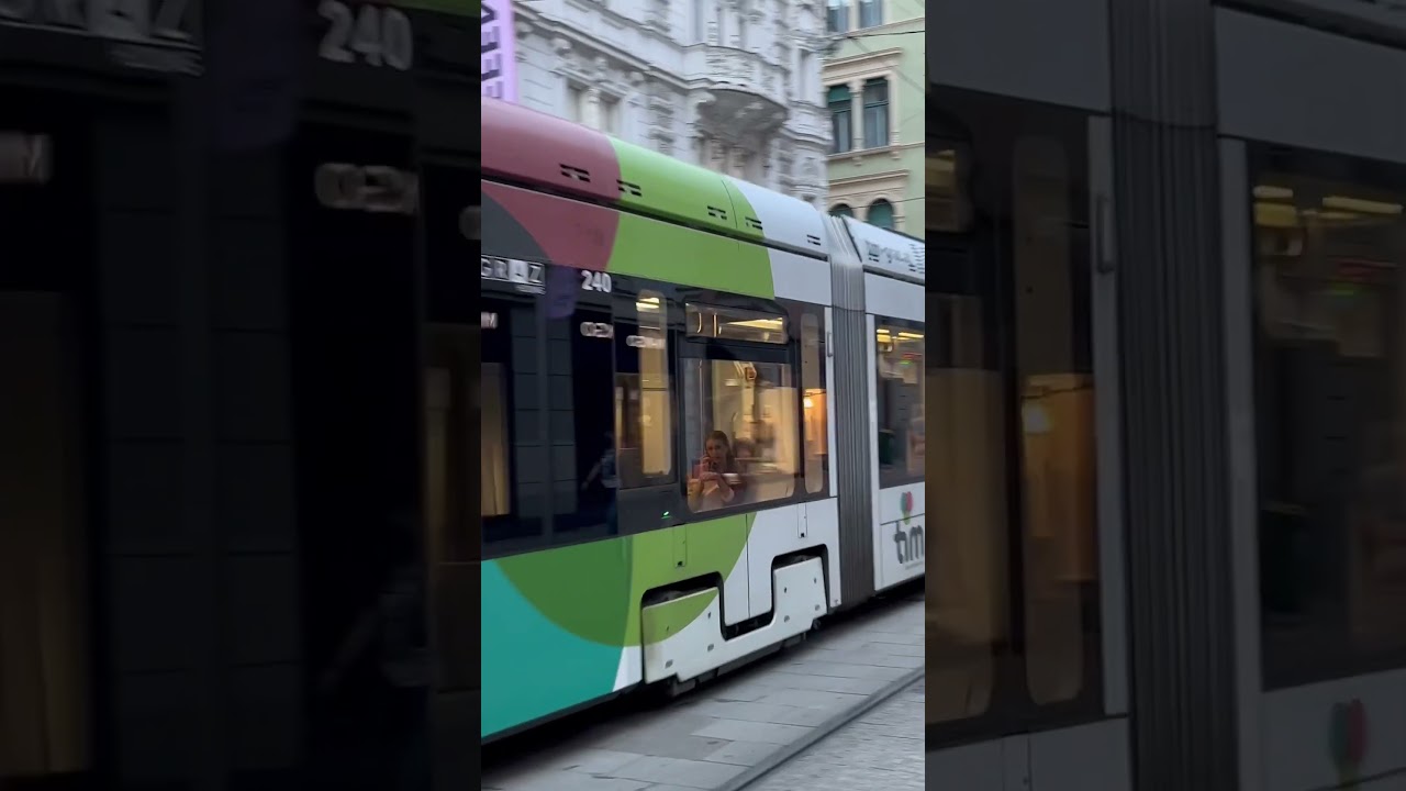 Stra&szlig;enbahnen  Graz Innere Stadt &Ouml;sterreich #graz#driving #tram#society #peaple
