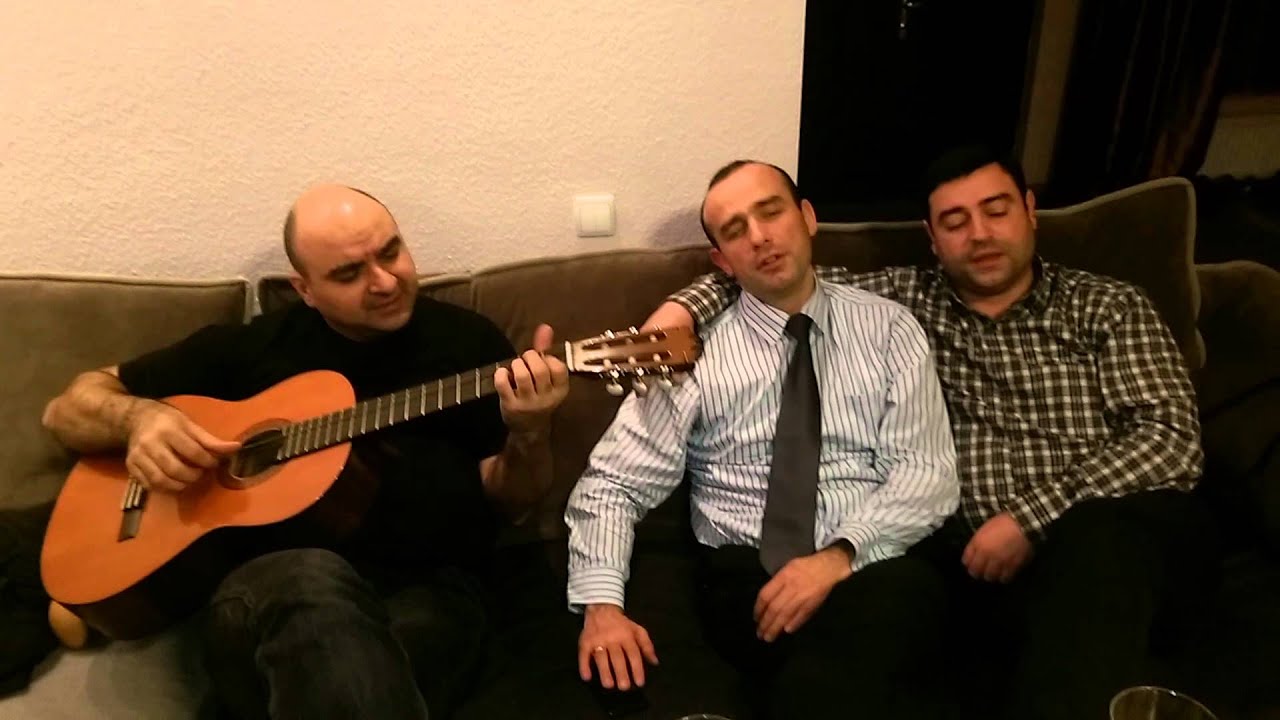 თუთის ხესთან