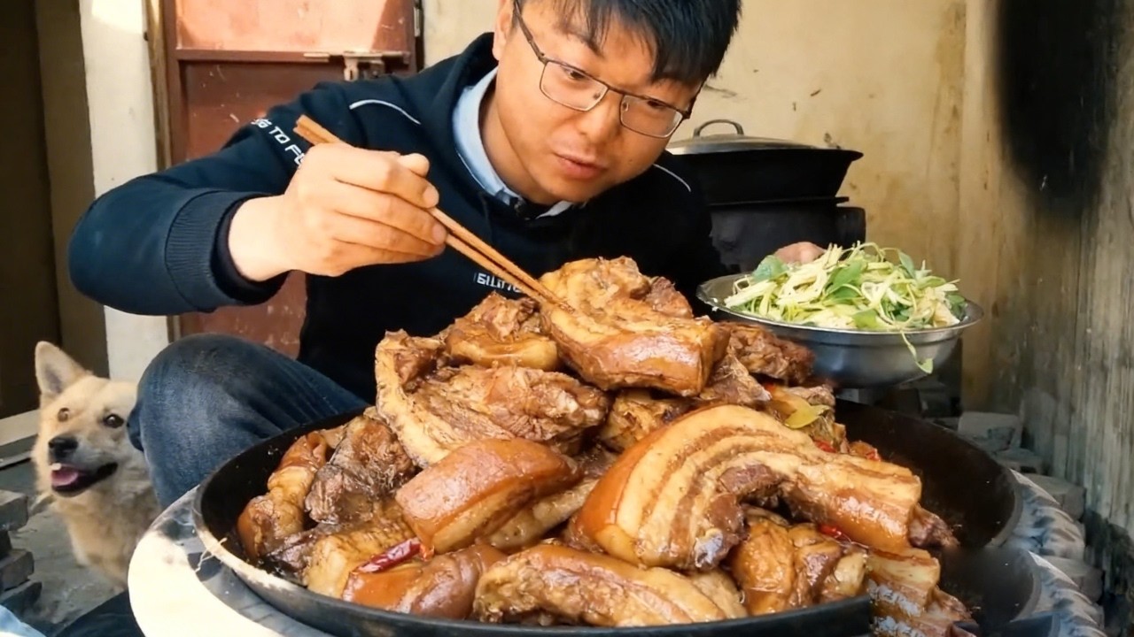 5斤五花肉猪蹄一锅卤，新灶开锅大sao吃一顿好的，大口啃肉真过瘾！【徐大sao】