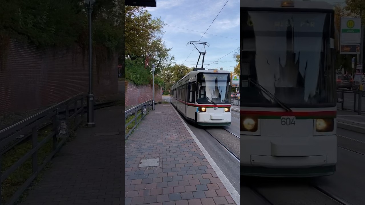 Ein GT6M der Tram Augsburg f&auml;hrt als Linie 6 nach Friedberg West am Roten Tor ein
