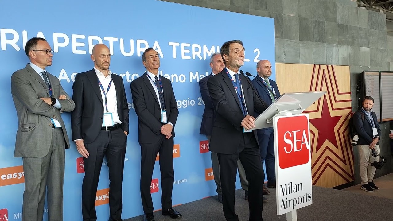 Attilio Fontana alla riapertura del T2 Malpensa