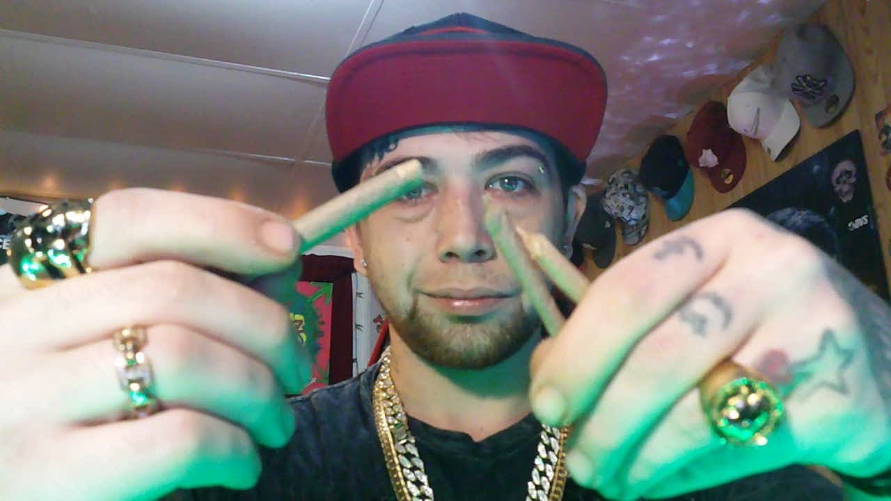 my fist live 1 hour smoke sesh +Ama for juveniles stylez