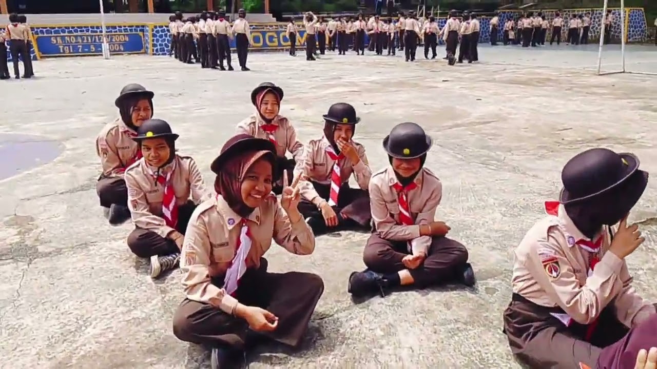 Macam-macam bentuk barisan dalam kepramukaan SMP Negeri 1 Tlogomulyo pasgasima#temanggungbersenyum