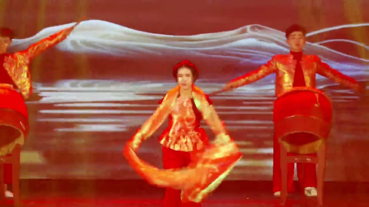 Chạm Xuân 2026 | Buôn trăng | Chi đoàn 12B2 – Trường THPT chuyên Lê Quý Đôn