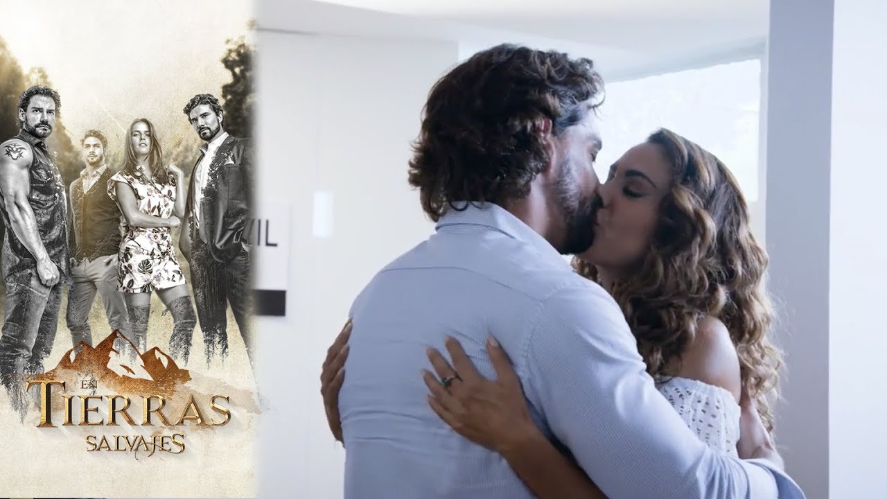 Daniel le pide matrimonio a Carolina | En tierras salvajes  - Televisa