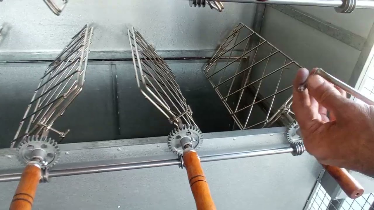 CHURRASQUEIRA FRANGO NA BRASA.