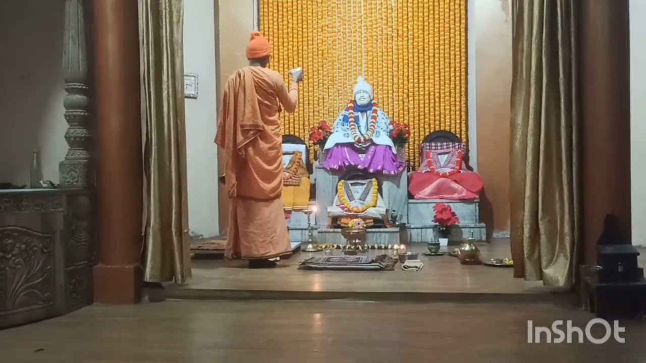 দার্জিলিঙ রামকৃষ্ণ বেদান্ত আশ্রমের সন্ধ্যা-আরাত্রিক ও ভজন। 