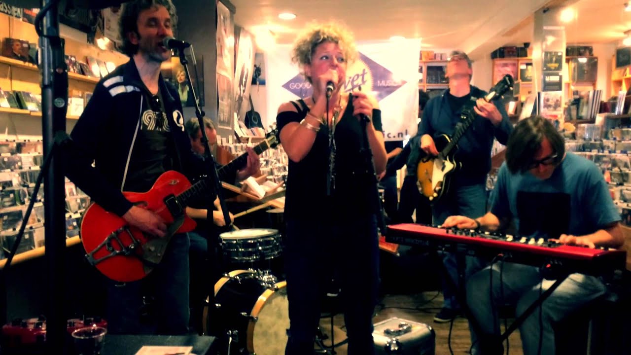 Laura Vane & The Vipertones @ Recordstore Day 2014
