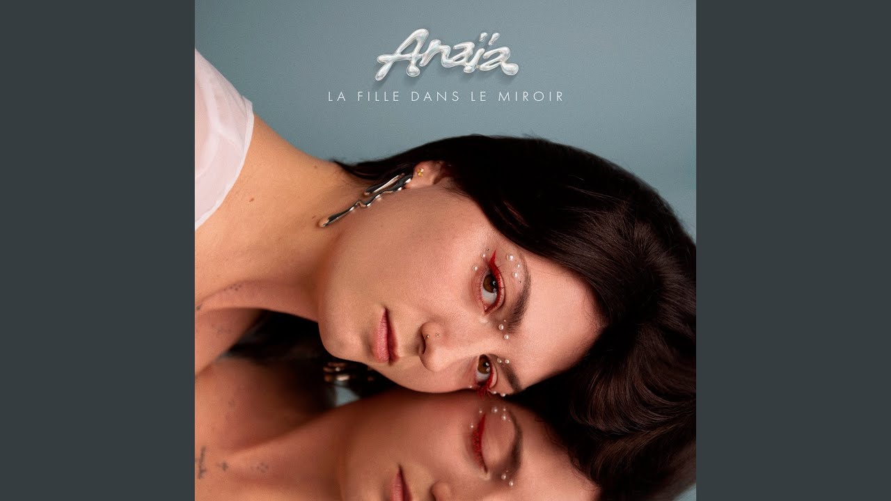 La fille dans le miroir