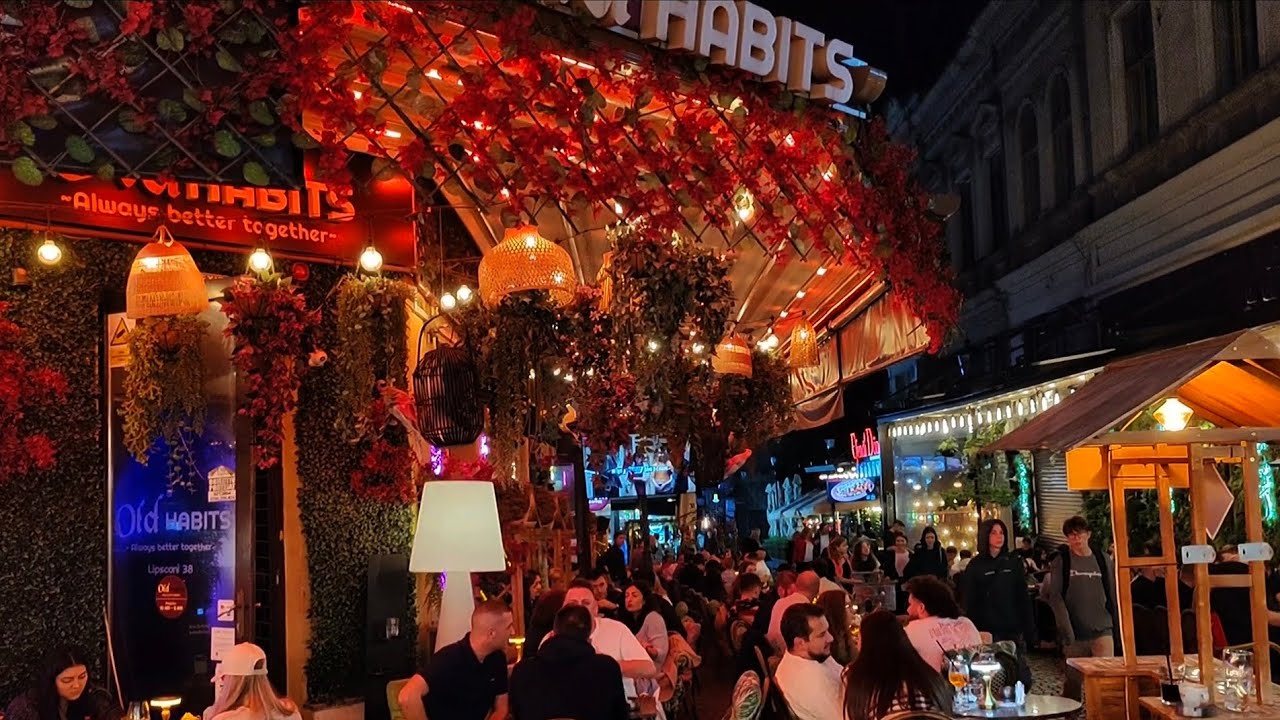 Noaptea &icirc;n centrul vechi din București 🌃  | Nightlife in Bucharest 🍸🌔✨🪩