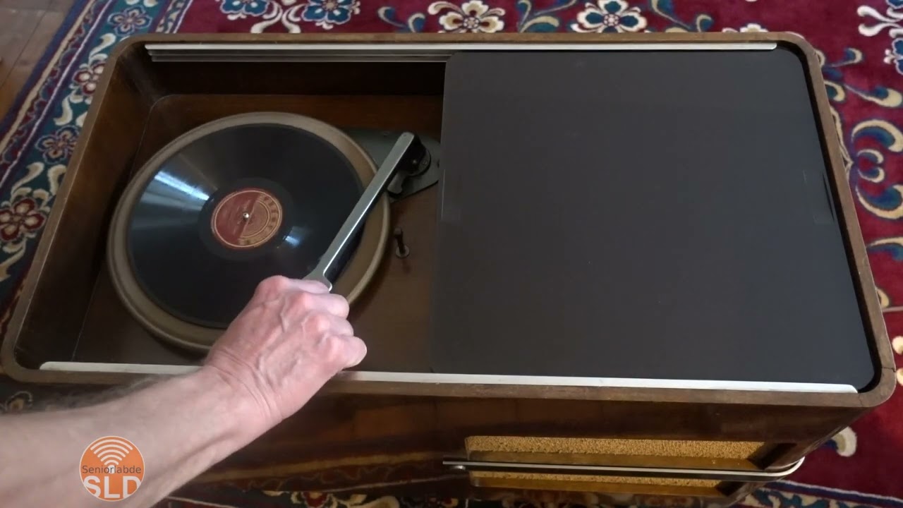 Schellackplatte Nr1 abgespielt mit Telefunken Sessel-Phono-Super 3976WKS