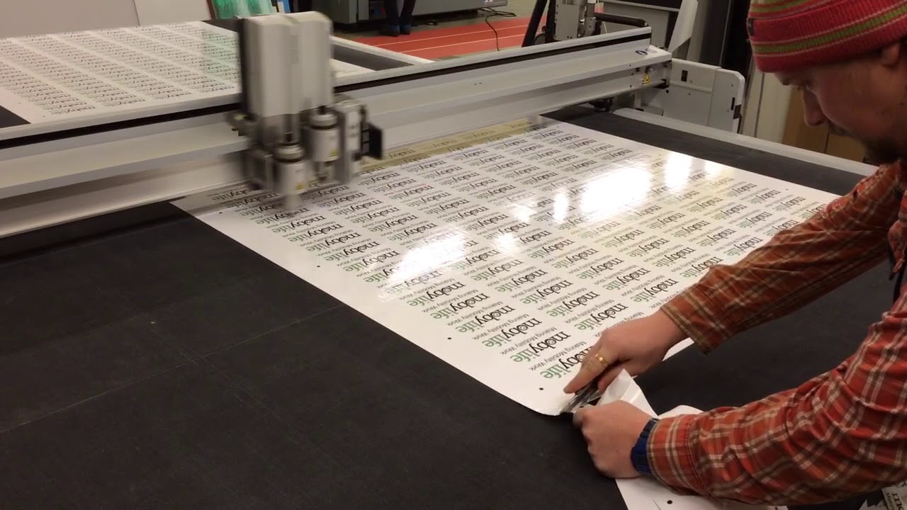Cutting 3150 stickers in less than 30 min on Zünd G3