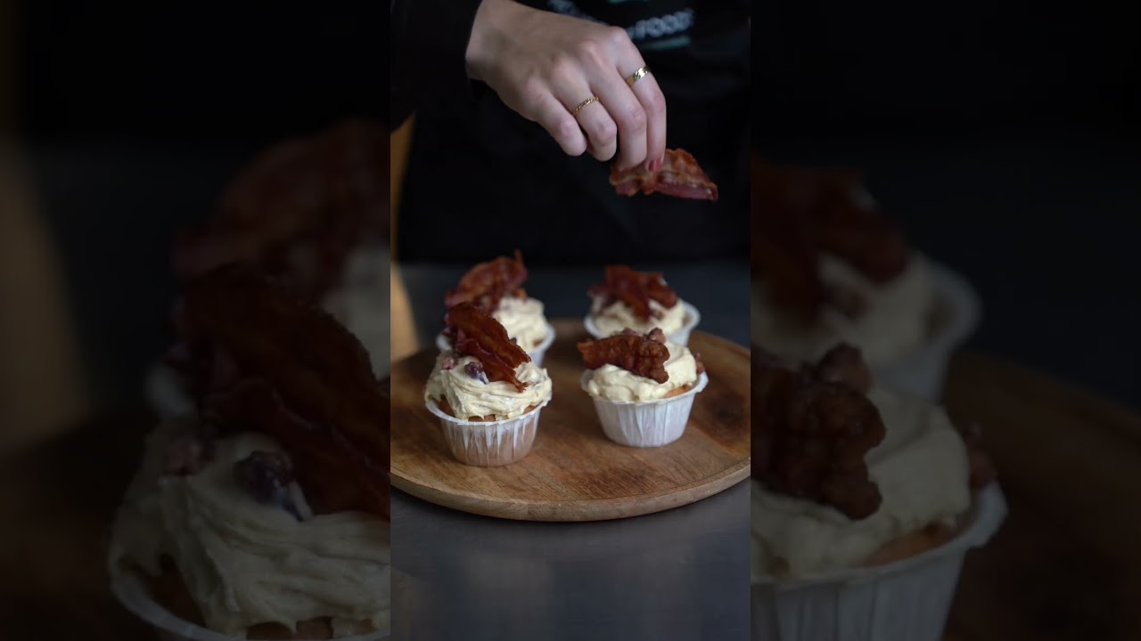 Cupcakes with BACON and CARAMEL!