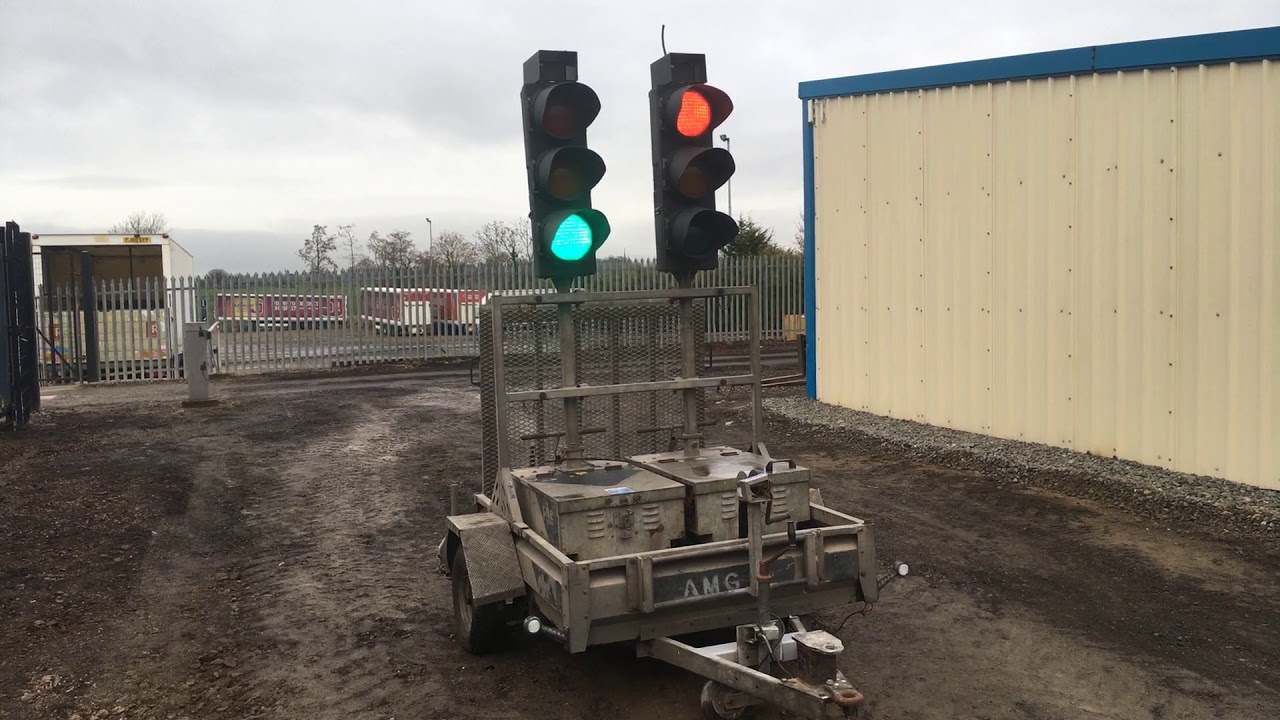 PIKE BATTERY OPERATED TRAFFIC LIGHTS