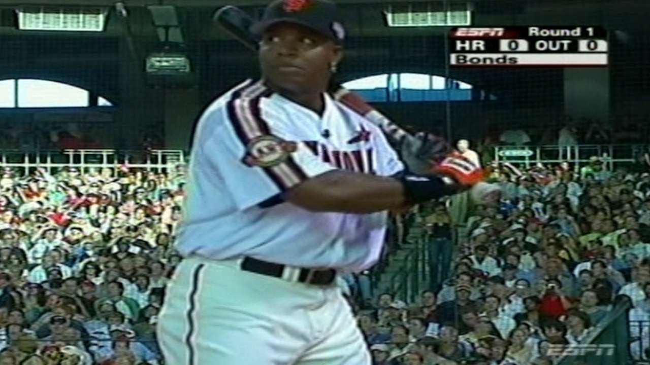 2004 HR Derby: Bonds intentionally walked, laughs