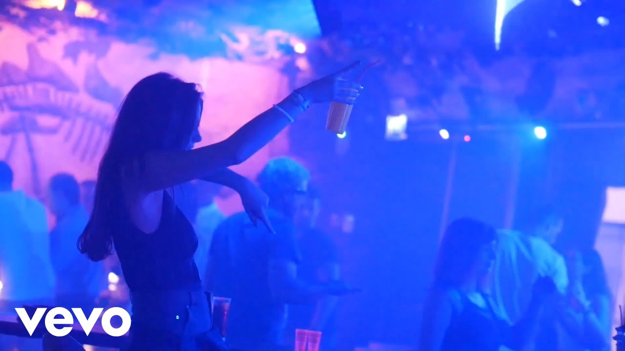 Defcom - De noche ft. Def-man