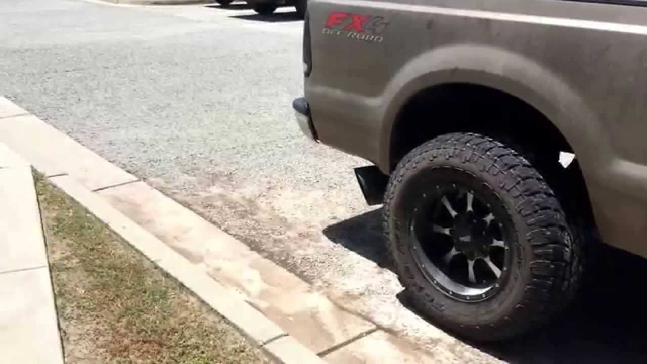 Ford powerstroke 6.0 straight pipe Rollin coal!!!