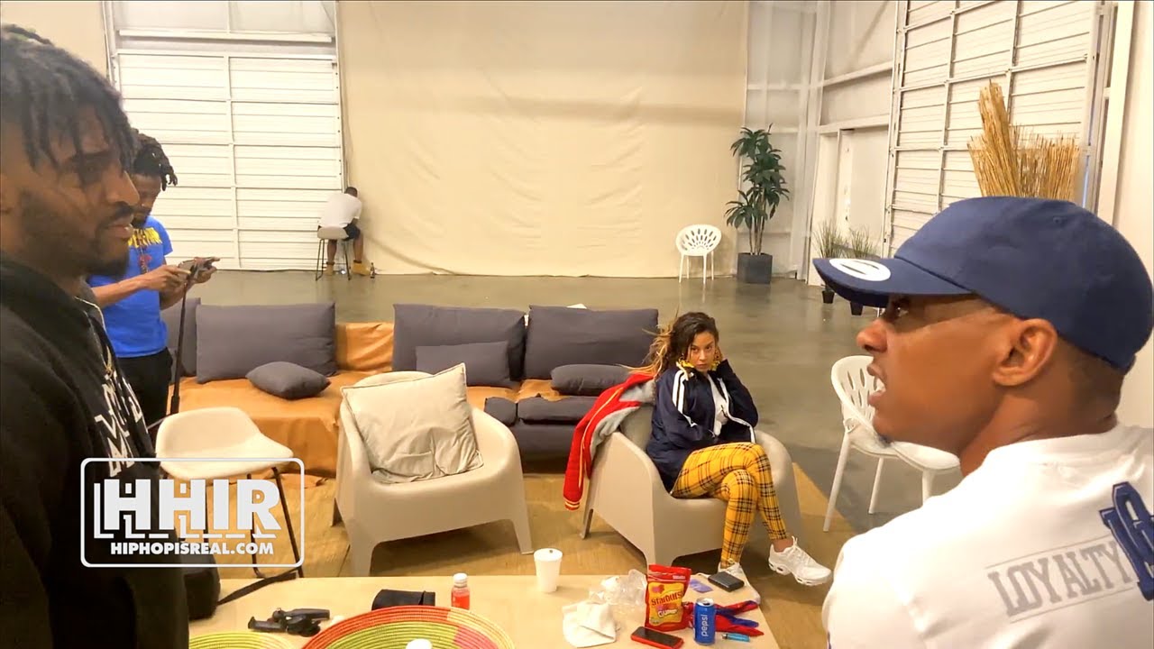 CASSIDY, DAYLYT, REED DOLLAZ & CO WATCHING SMACK SATURDAYS 😂😂😂
