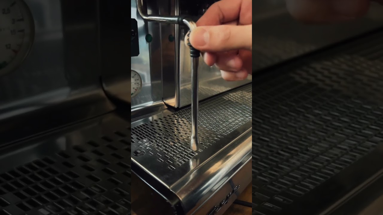 #coffeee #baristaeshor310 #coffeeenthusiast #mr#mrcoffee #coffeelover #bartender #barista #coffeeart