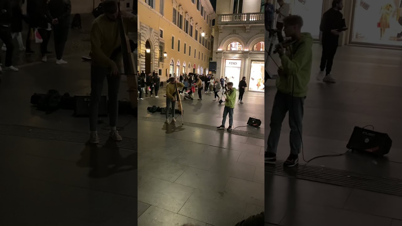Violin in the streets - Rome - Bella Ciao [+Remix with amazing skills] STREET PERFORMANCE