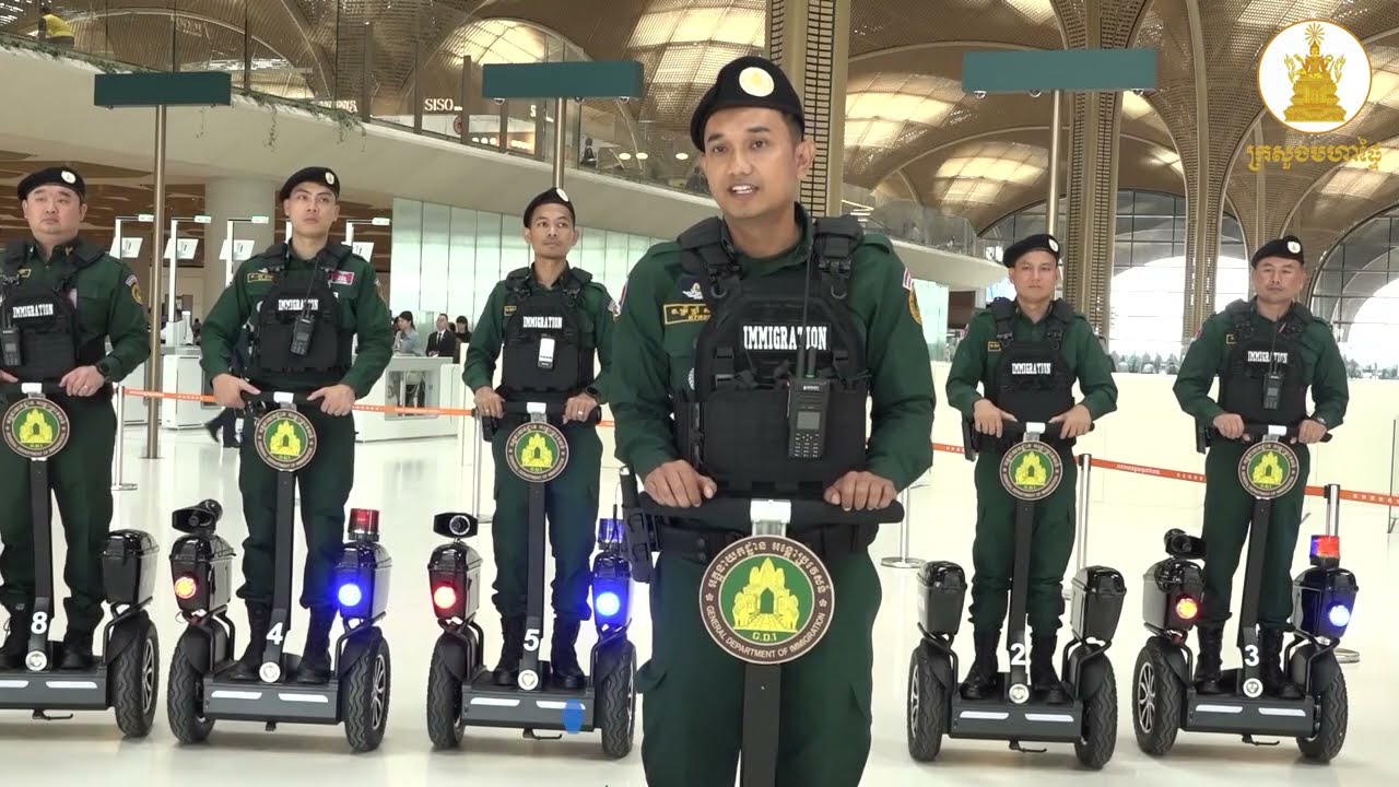 អ្នកធ្វើដំណើរ សរសើរពីការផ្តល់សេវារបស់មន្ត្រីអន្តោប្រវេសន៍ បម្រើការនៅ...
