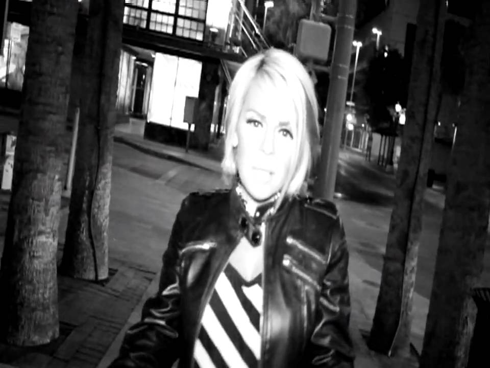 Stefani Montiel sin amor