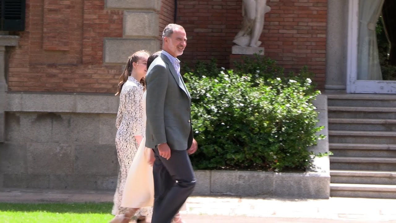 La Familia Real mantiene un encuentro con los premiados de la Fundación Princesa de Girona