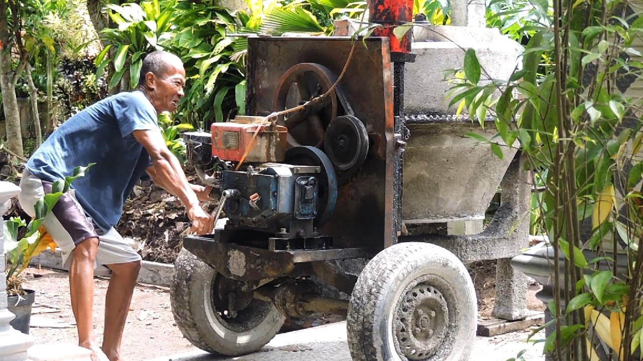 Over and over again..!! Cement Mixer OLD Diesel Engine Starting Up Very Difficult
