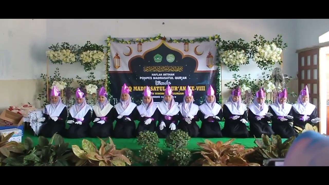 Kreasi seni Santri Putri Madin Madrosatul Qur'an 1444/2023