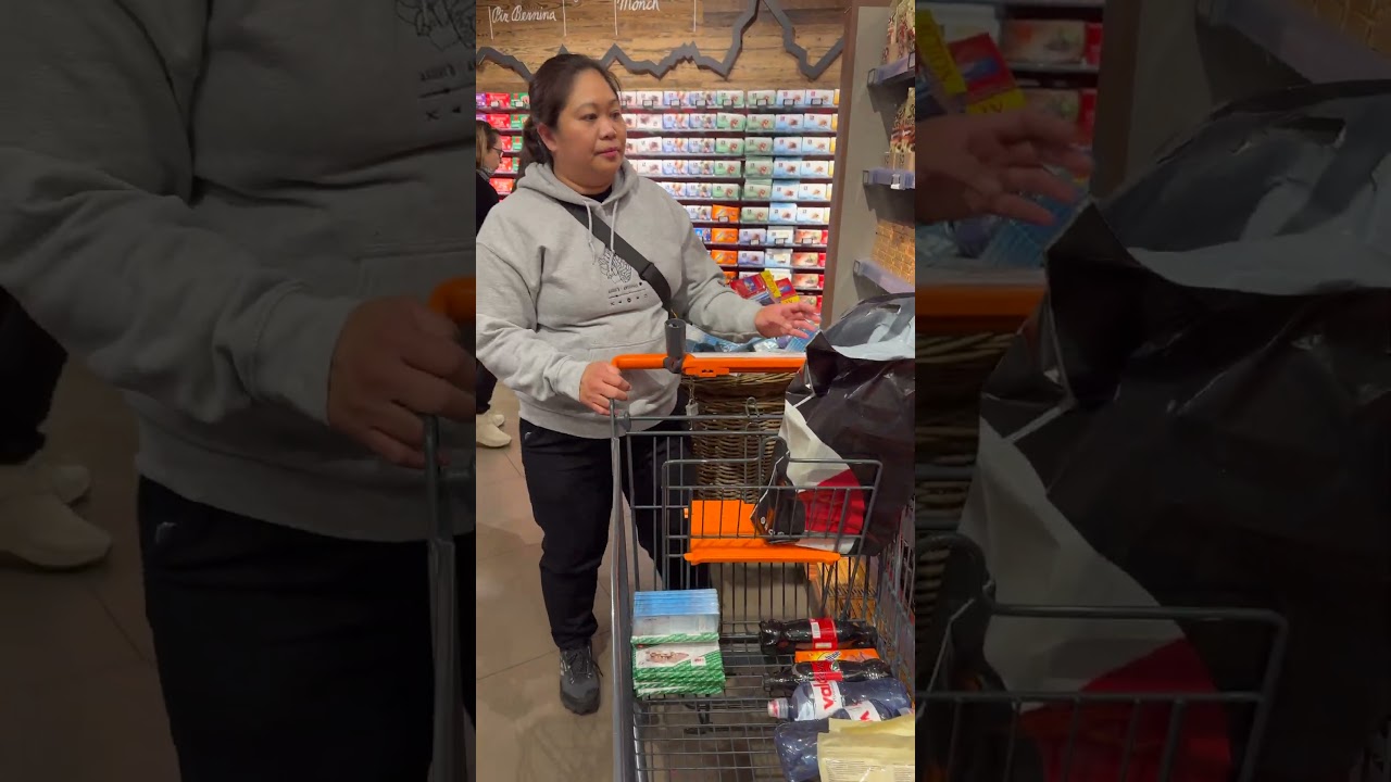 🍫🛍️ Shopping for Chocolates 🇨🇭 #shorts #chocolates #migros #zurich #zurichairport  #switzerland
