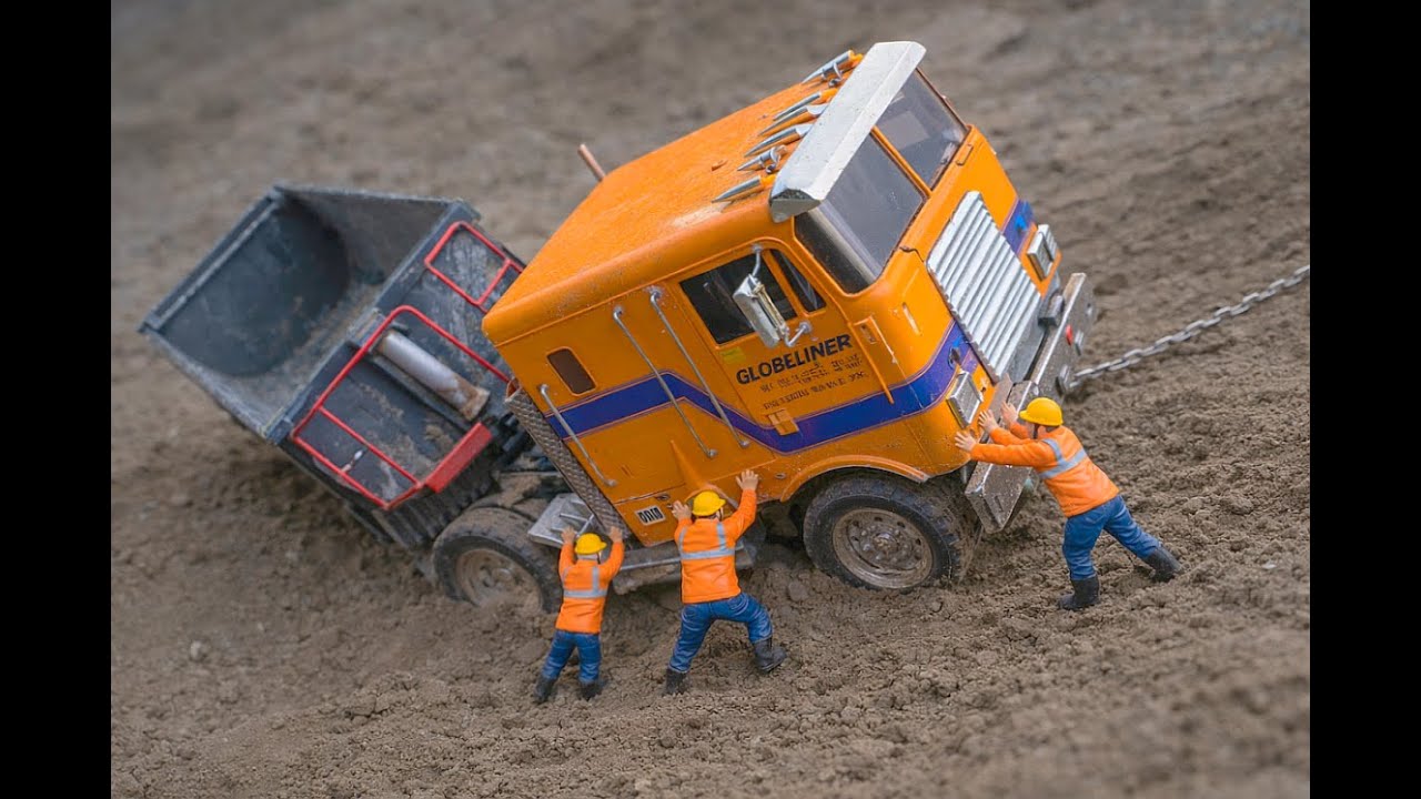 RC Heavy Machines in Extreme Danger! Volvo A45G & MAZ 537 Nearly Flip