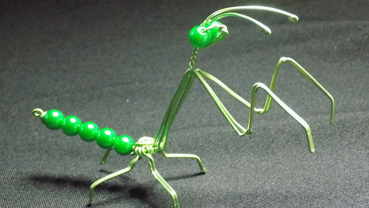 Mantis religiosa de alambre TUTORIAL , How to make a praying mantis on wire .