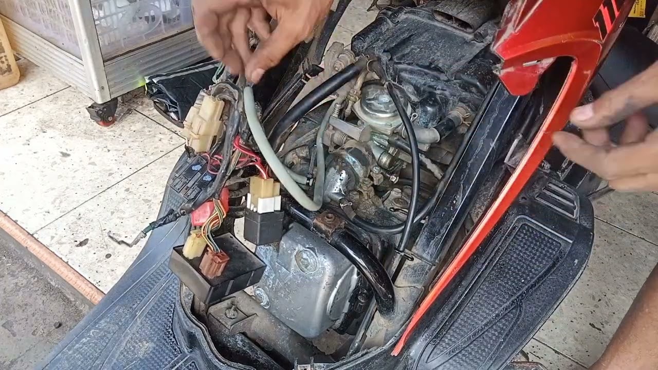Beat karbu saat turun gas ada suara bletak bletek #servismotor #beatkarbu #mekanikwork