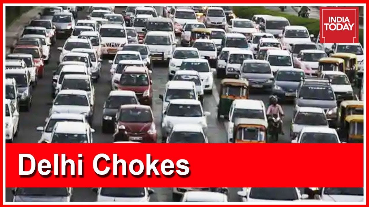 Delhi Chokes: Private Vehicles To Be Banned?