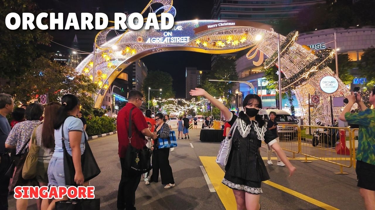 Walking in the middle of orchard road | Singapore Great Christmas Eve Street Party 2025