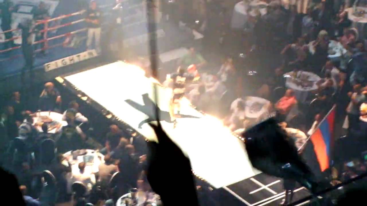 Gago Drago entrance It's showtime Amsterdam ArenA 2010