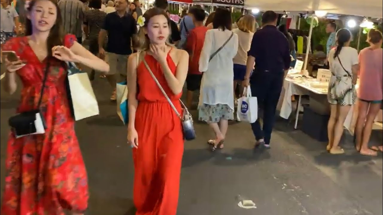 Honolulu, Hawaii Walking Tour - Day and Night