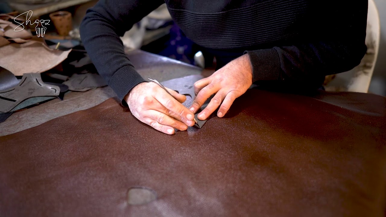 Handmade shoes from natural leather صناعة حذاء من الجلد الطبيعي بطريقة يدوية