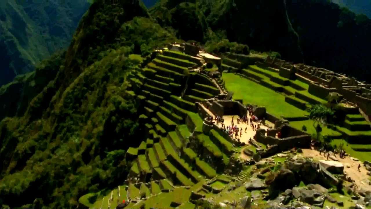 Sobrevolando Machu Picchu - Perutravelnow.com