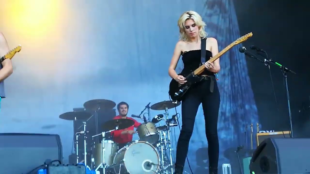 Wolf Alice - Giant Peach (Live - Olympiapark Berlin - Lollapalooza 2018 - Berlin)