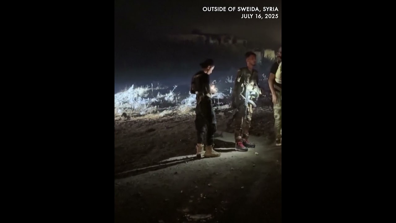 SCENE: Syrian security forces and tanks seen moving out of Sweida after Israeli strikes in Damascus