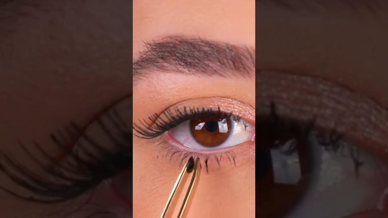 The lower mascara hack that's genius #trending #makeup #mekeup #beautyhacks #skincare #meckup