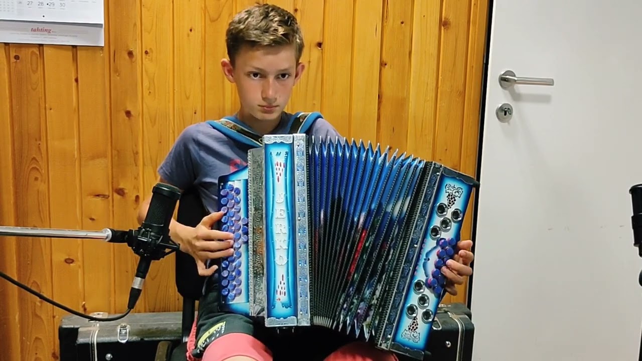 Dominik Hribar - Šmentano dekle